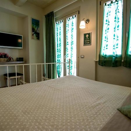 Il Piccolo Giglio Bed & Breakfast Porto Sant'Elpidio Bagian luar foto