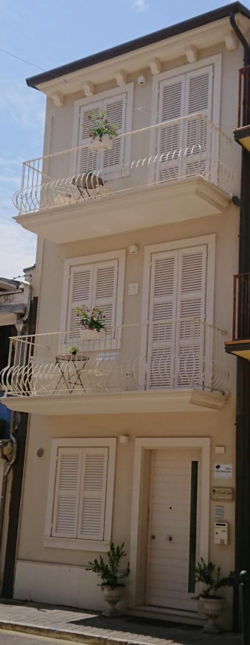 Il Piccolo Giglio Bed & Breakfast Porto Sant'Elpidio Bagian luar foto