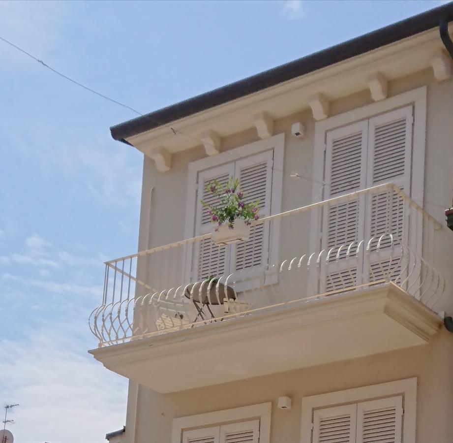 Il Piccolo Giglio Bed & Breakfast Porto Sant'Elpidio Bagian luar foto